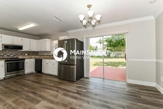 1421 NE 7th Ave in Cape Coral, FL - Building Photo - Building Photo