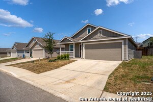 5631 Mount Helen Dr in San Antonio, TX - Building Photo - Building Photo