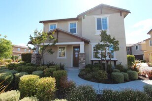 5350 Kelliann Pl in Rohnert Park, CA - Building Photo