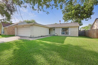17310 Nordway Dr in Houston, TX - Building Photo - Building Photo