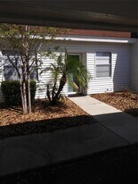 13813 Mission Oaks Blvd in Seminole, FL - Building Photo