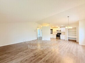 10411 NE 66th St in Vancouver, WA - Building Photo - Building Photo