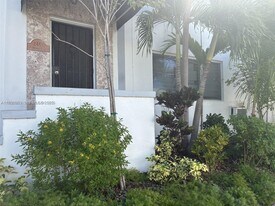 2469 Flamingo Pl in Miami Beach, FL - Building Photo