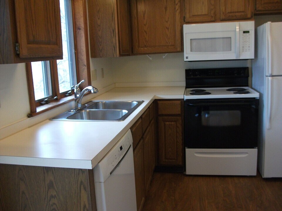 4666 Troop K Rd in Manlius, NY - Building Photo