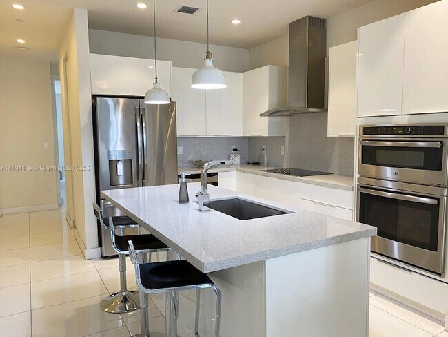 10220 NW 63rd Terrace, Unit 213 in Doral, FL - Building Photo - Building Photo