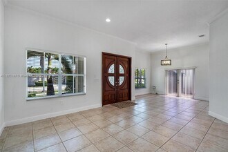 14880 SW 32nd St in Miami, FL - Building Photo - Building Photo