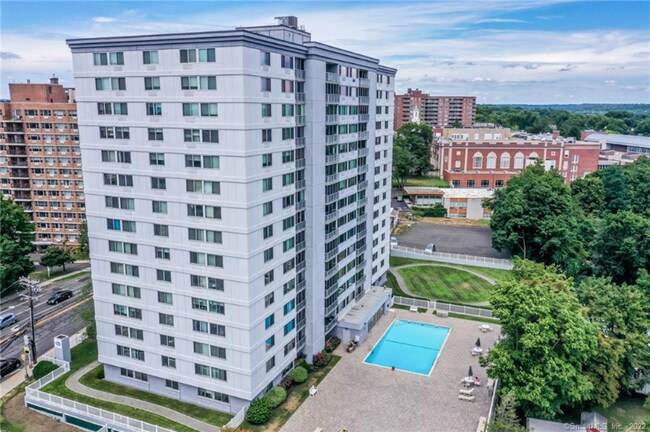 1 Strawberry Hill Ave-Unit -2nd in Stamford, CT - Foto de edificio - Building Photo