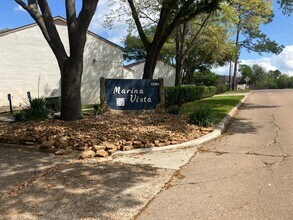 12100 Melville Dr in Montgomery, TX - Building Photo - Building Photo