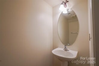 15658 King Louis Ct in Charlotte, NC - Building Photo - Building Photo