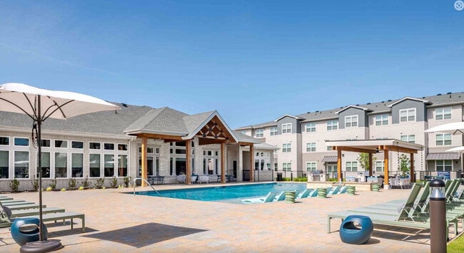 The Westlyn in Grand Prairie, TX - Building Photo - Building Photo