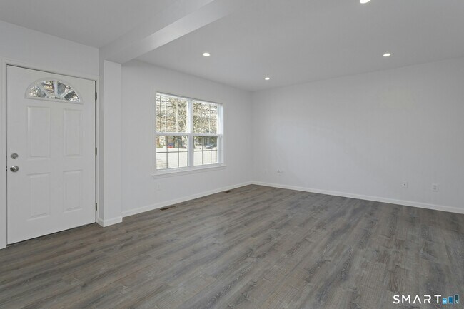 377 Hope St in Stamford, CT - Foto de edificio - Building Photo