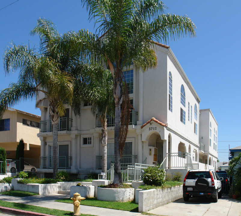 3712 S Bentley Ave in Los Angeles, CA - Building Photo