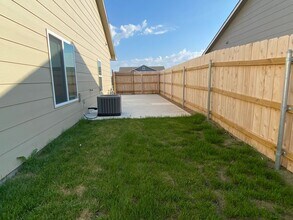 427 S Longbranch Dr in Maize, KS - Building Photo - Building Photo