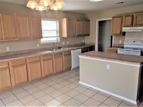 51 Jan Ln in Georgetown, TX - Foto de edificio - Building Photo