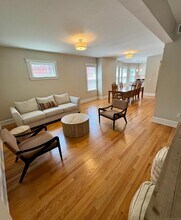 117 Sigourney St in Hartford, CT - Building Photo - Building Photo