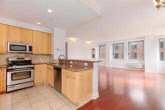 311 Washington St-Unit -3G in Jersey City, NJ - Building Photo - Building Photo