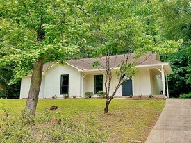 N Cedarbrook Bungalow in Auburn, AL - Building Photo