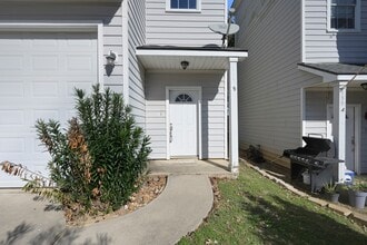 135 Binnacle Ct in Willis, TX - Building Photo - Building Photo