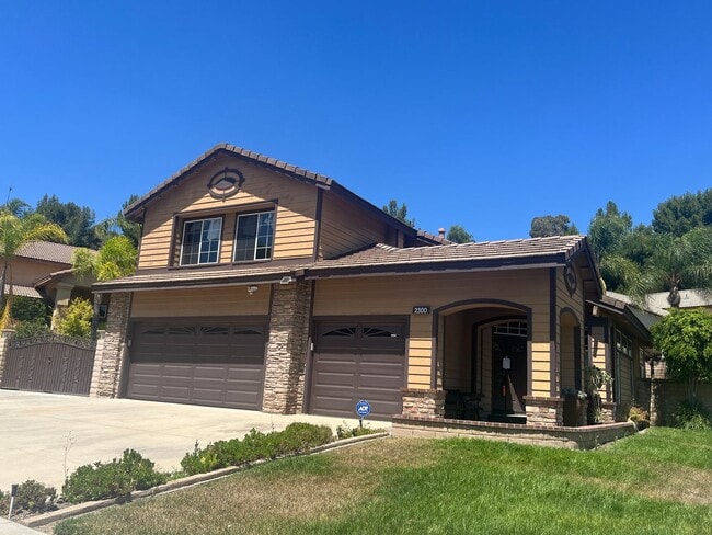 property at 2300 Meadow View Ln