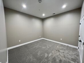 409 Lackawanna Ave, Unit 215 in Scranton, PA - Foto de edificio - Building Photo