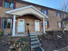 500 Winchester Ave, Unit B2 in Staunton, VA - Building Photo