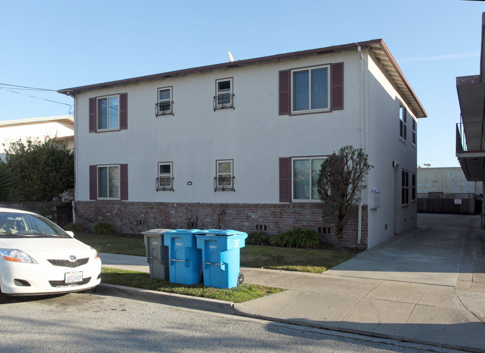 672 Masson Ave in San Bruno, CA - Building Photo