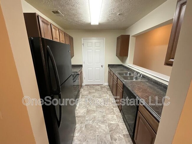 1202 Fairington Club Dr