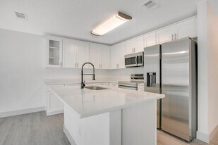 1217 W 6th St in Sanford, FL - Building Photo