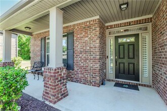 6354 Brookridge Dr in Flowery Branch, GA - Building Photo - Building Photo