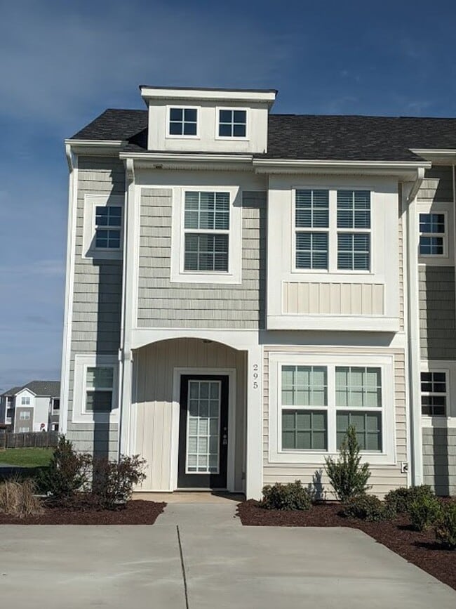 property at 295 Halton Crossing Dr SW