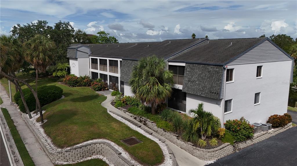 2124 N Tamiami Trl in Sarasota, FL - Building Photo