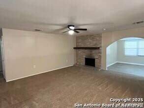 103 Meadow Way in Converse, TX - Building Photo - Building Photo