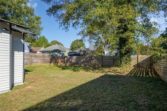 733 Bonnie Brae Ave SW in Atlanta, GA - Foto de edificio - Building Photo