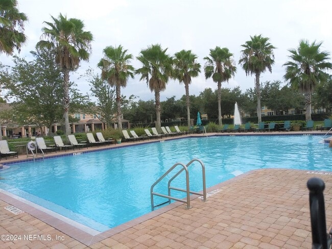 13360 Ocean Mist Dr in Jacksonville, FL - Foto de edificio - Building Photo