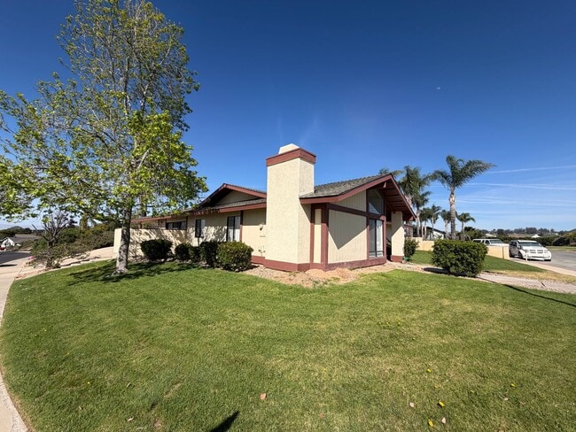 1601 Tiffany Park Ct in Santa Maria, CA - Building Photo - Building Photo