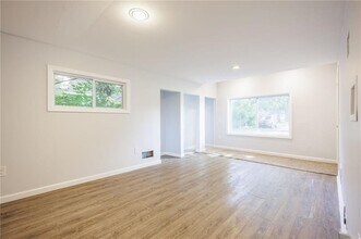 1671 Creek St in Rochester, NY - Building Photo - Building Photo
