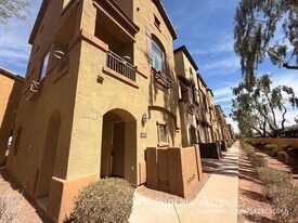 3250 W Greenway Rd in Phoenix, AZ - Building Photo