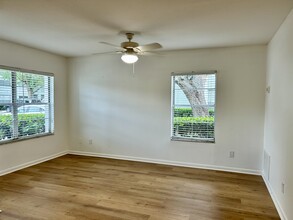 5440 S MacDill Ave in Tampa, FL - Building Photo - Building Photo