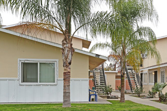 Ashcroft Apartments in Fresno, CA - Foto de edificio - Building Photo