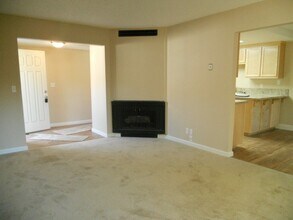 5905 Hillview Ave in San Jose, CA - Building Photo - Building Photo