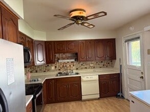 510 Shadywood Ln in Elk Grove Village, IL - Building Photo - Building Photo