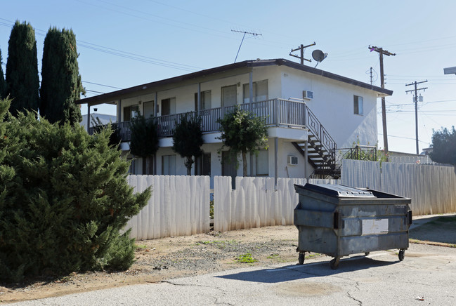 34063 Avenue J in Yucaipa, CA - Building Photo - Building Photo