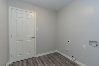 12929 Kingsbridge Ln in Houston, TX - Building Photo - Building Photo