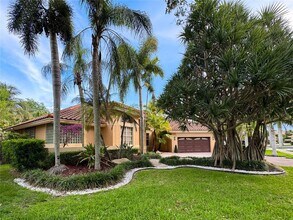375 Sabal Way in Weston, FL - Building Photo - Building Photo