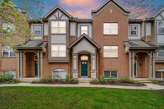 1114 N Claremont Dr in Palatine, IL - Building Photo - Building Photo