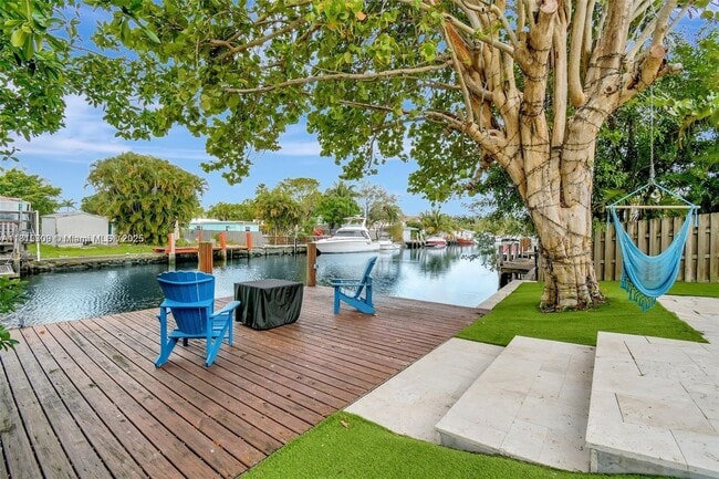 property at 4721 SW 34th Dr