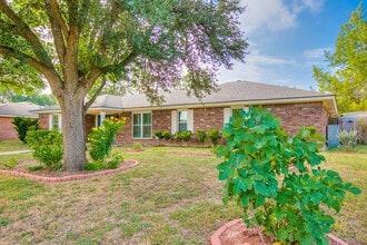 2713 Canyon Creek Dr in San Angelo, TX - Building Photo - Building Photo