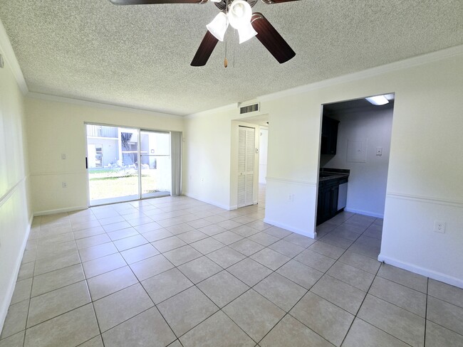 1056 Benoist Farms Rd in West Palm Beach, FL - Building Photo - Building Photo