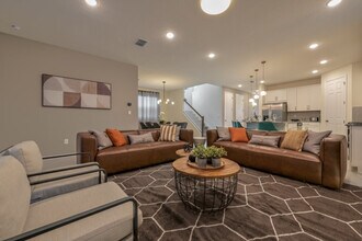 1939 Tropical Palms Cir-Unit -ID1248291P in Kissimmee, FL - Foto de edificio - Building Photo