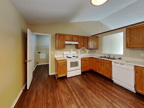 950 Millbrook Dr in Avon, IN - Building Photo - Building Photo